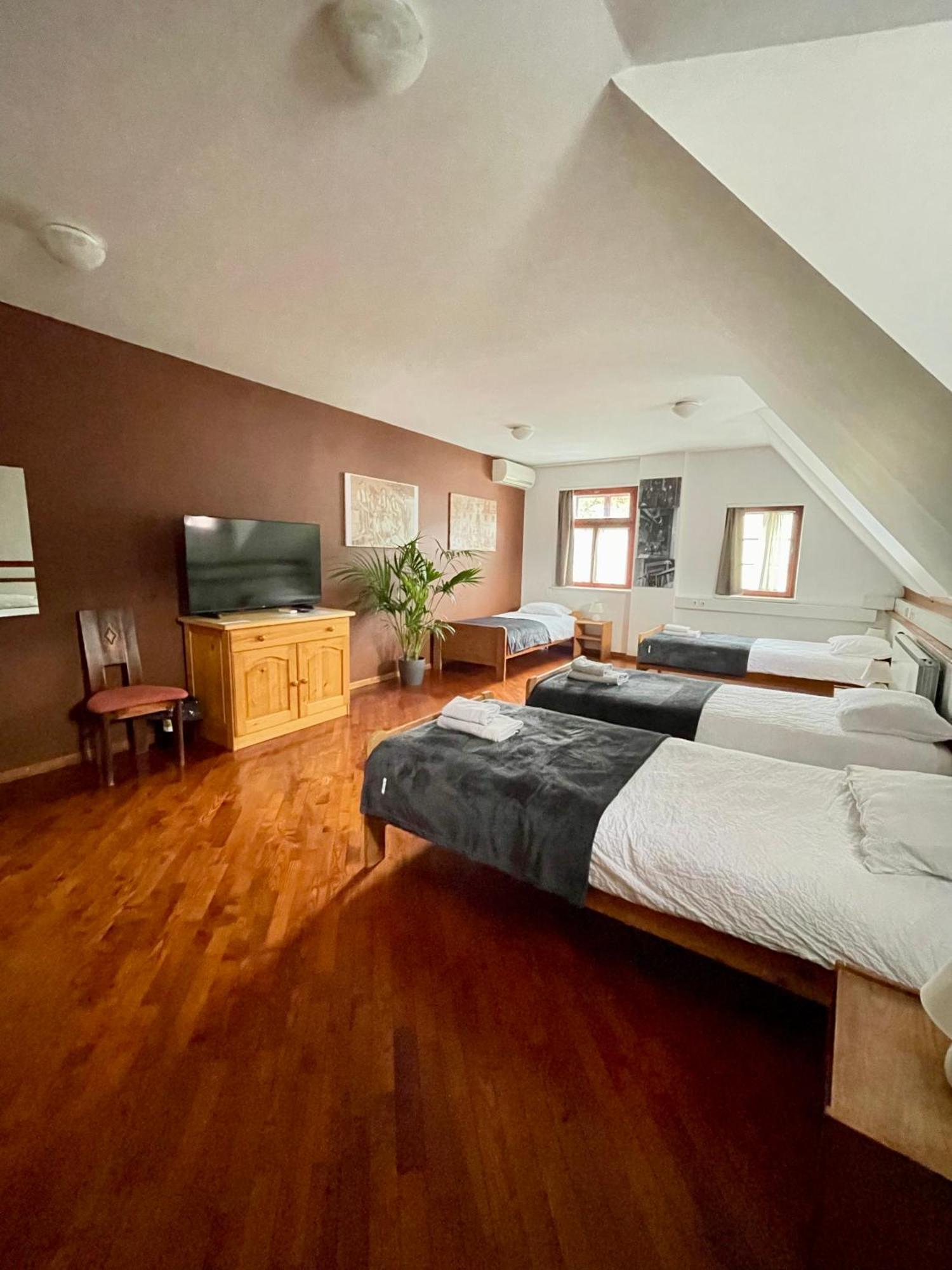 Gostisce Barbara Hotel อิดริยา ภายนอก รูปภาพ
